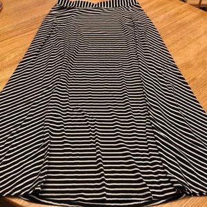 Maurices maxi skirt size medium